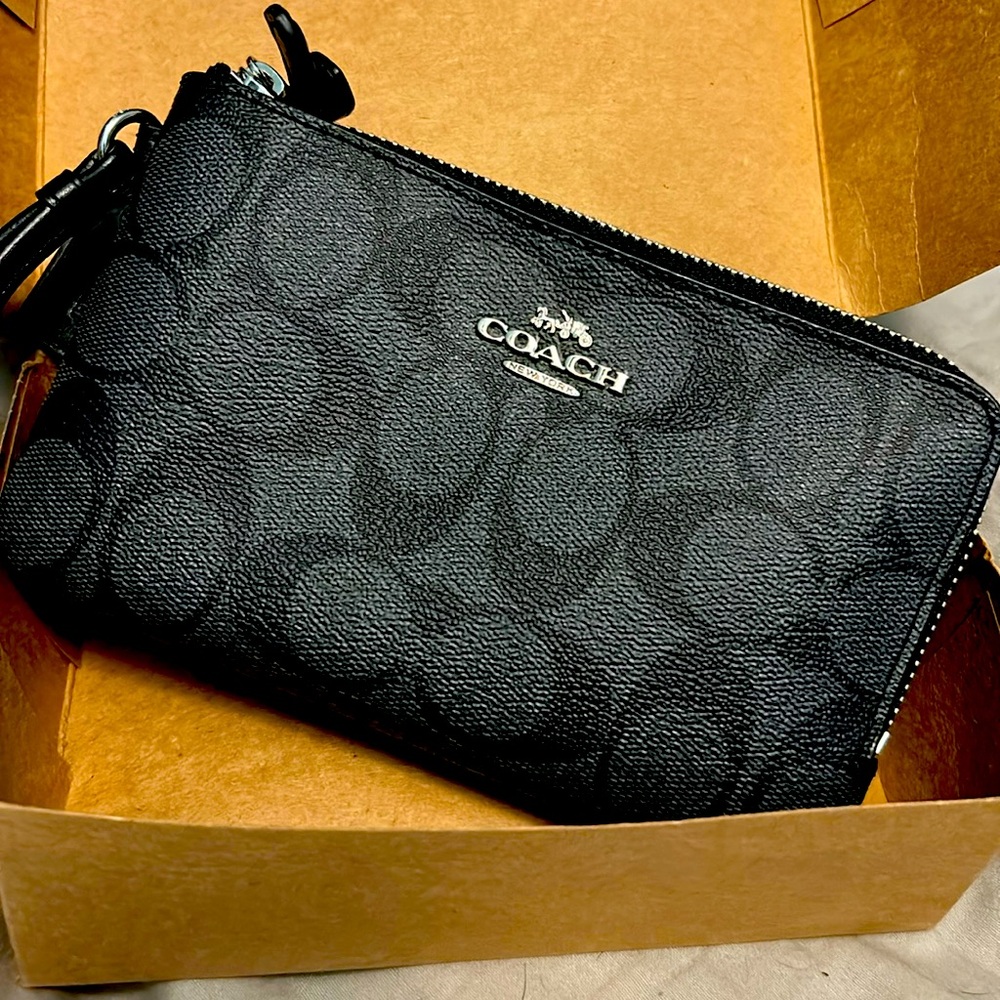 NWT COACH BLACK WRISTLET